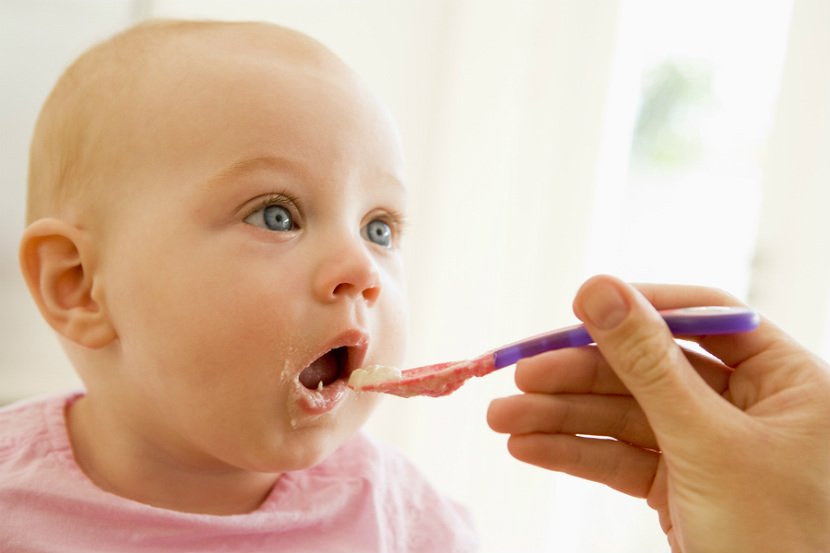Baby Nutrition: Introducing Solids – A Complete Guide for Parents